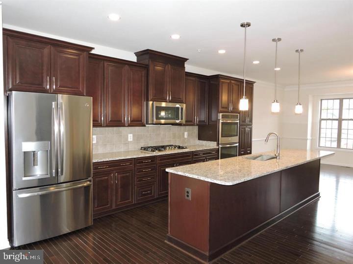 43112 India Wharf Sq, Ashburn, VA 20148