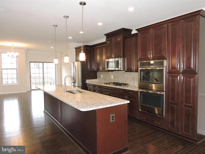 43112 India Wharf Sq, Ashburn, VA 20148