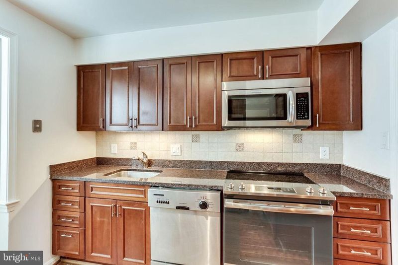 839 N Greenbrier St, Arlington, VA 22205