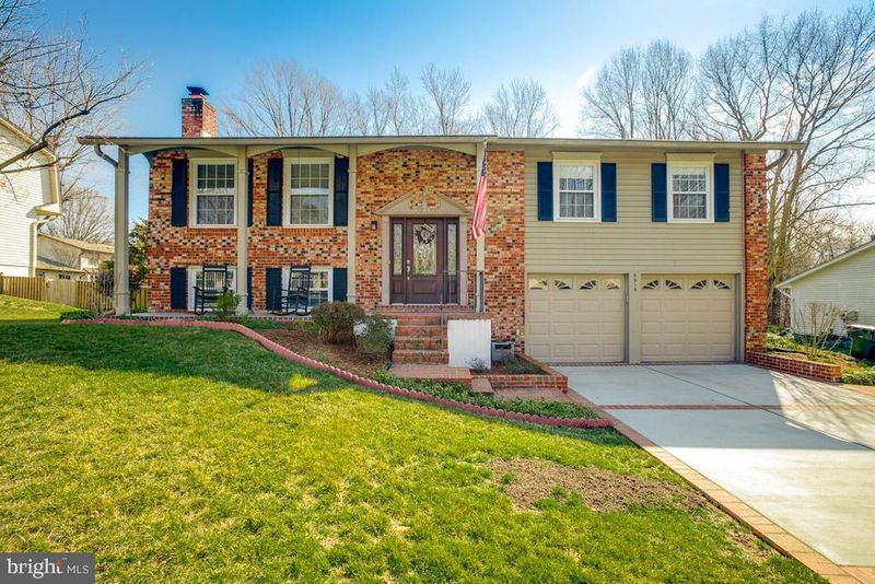 6919 Raspberry Plain Pl, Springfield, VA 22153