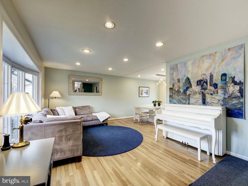 10106 Leder Rd, Silver Spring, MD 20902