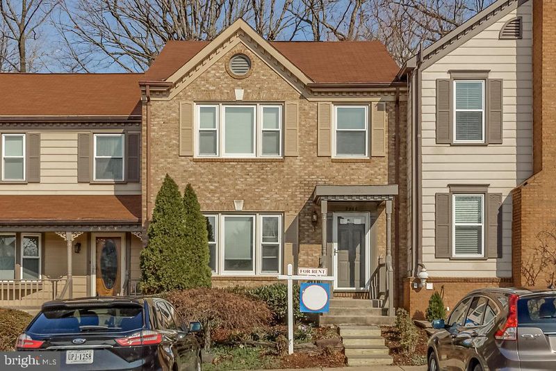 2866 Yarn Ct, Falls Church, VA 22042