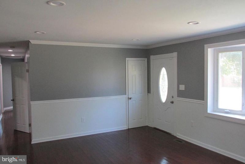 9521 Hale Dr, Clinton, MD 20735