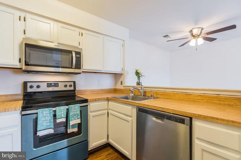 7712 Lexton Pl #90, Springfield, VA 22152