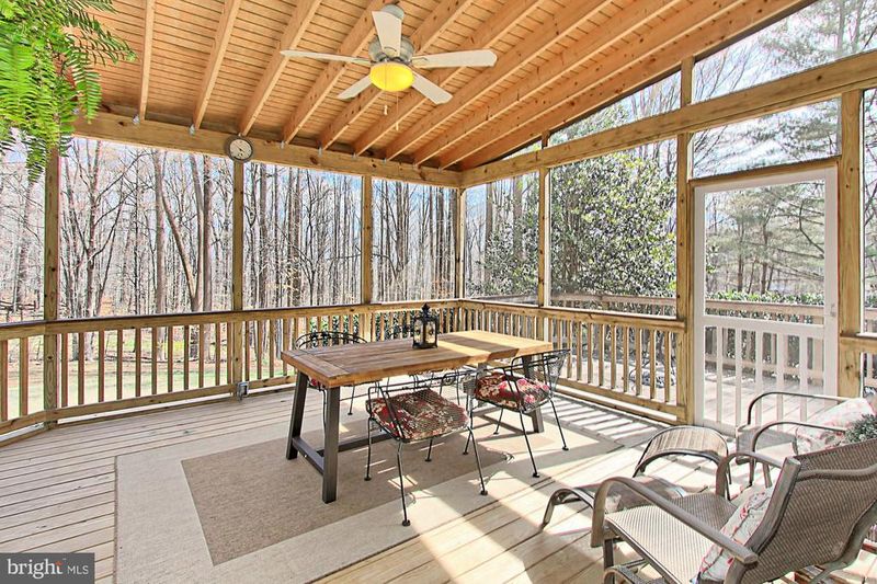6350 Ember Ct, Manassas, VA 20112