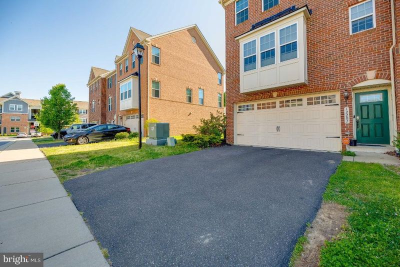 12297 Broadstone Pl, Waldorf, MD 20601