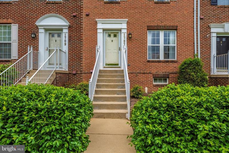 1707 Derrs Sq E, Frederick, MD 21701