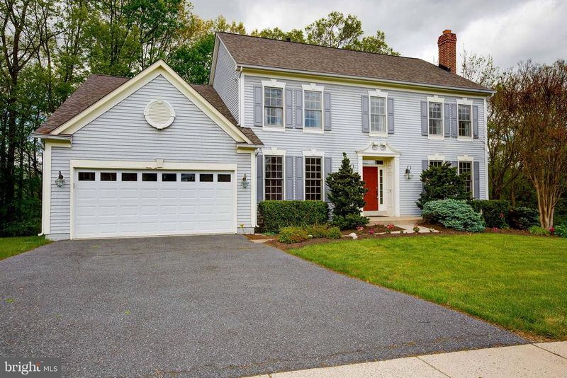 6141 Fieldcrest Dr, Frederick, MD 21701