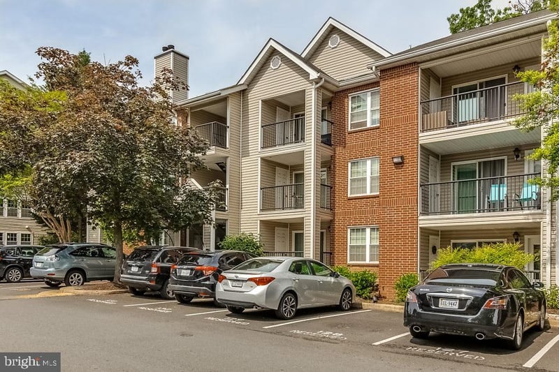 3305 Wyndham Cir #353, Alexandria, VA 22302
