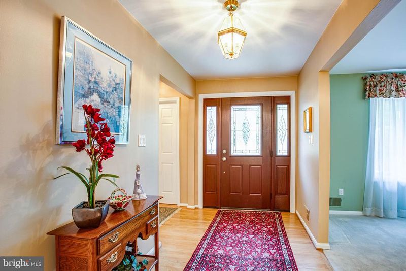 4498 Larchmont Ct, Montclair, VA 22025