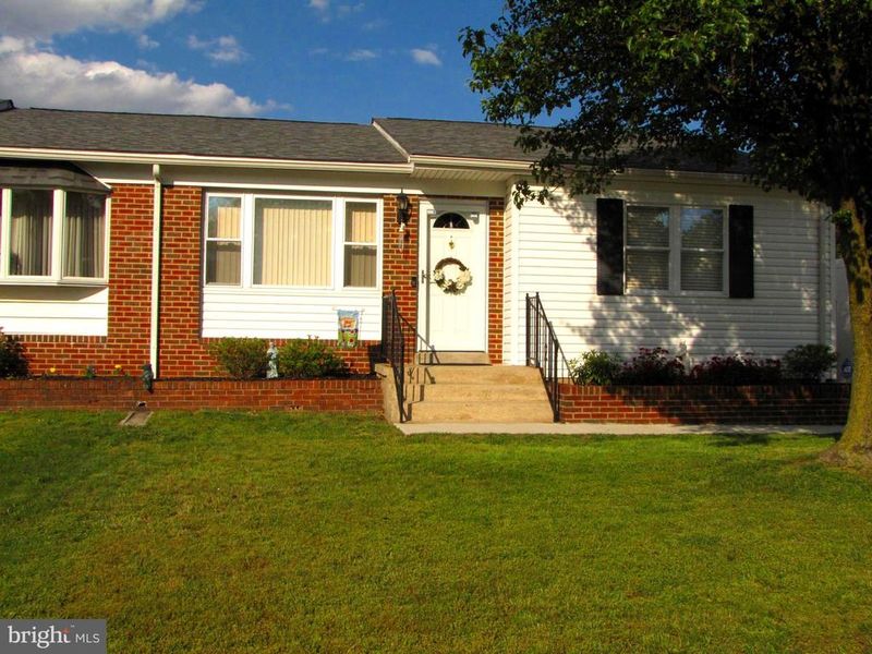 7767 Notley Rd, Pasadena, MD 21122