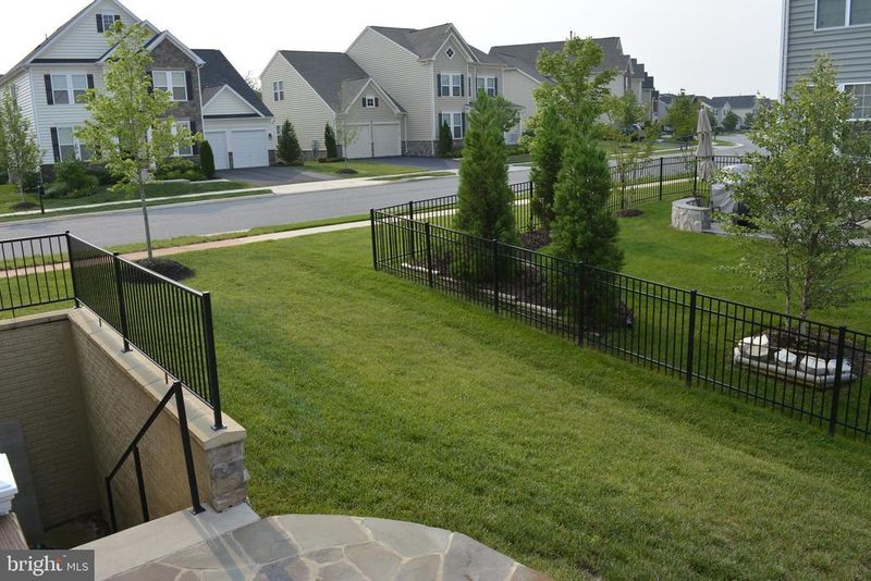 42657 Willow Bend Dr, Brambleton, VA 20148