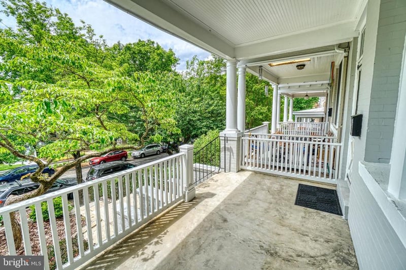 1821 Kilbourne Pl NW, Washington, DC 20010