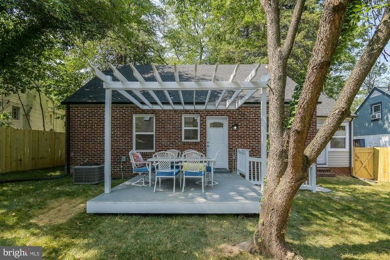 2006 Lansdowne Way, Silver Spring, MD 20910