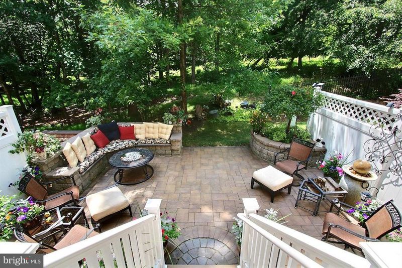 1717 Chiswick Ct, Silver Spring, MD 20904