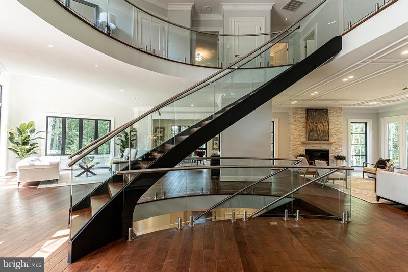2035 Hunter Mill Rd, Vienna, VA 22181
