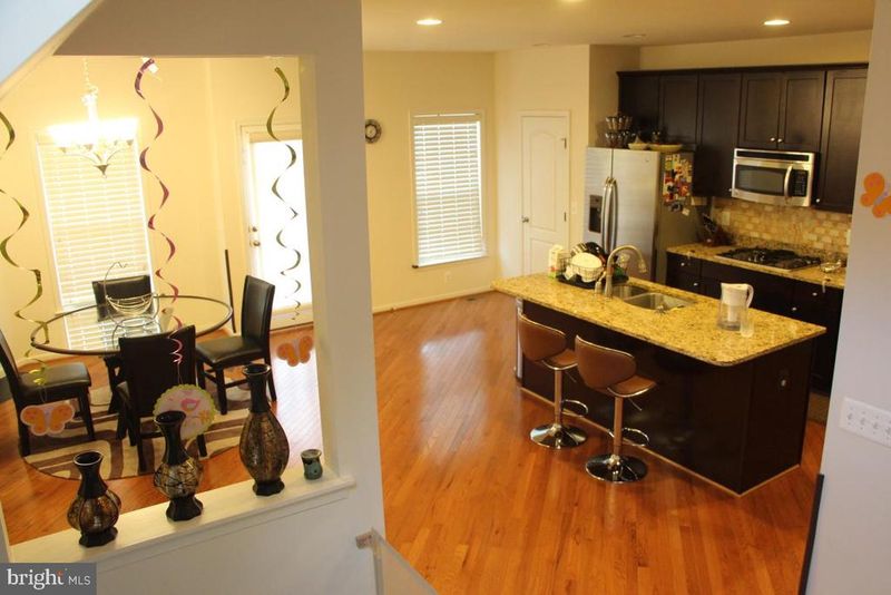 42387 Trellis Sq, Brambleton, VA 20148