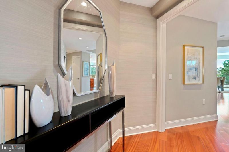 1881 N Nash St #810, Arlington, VA 22209