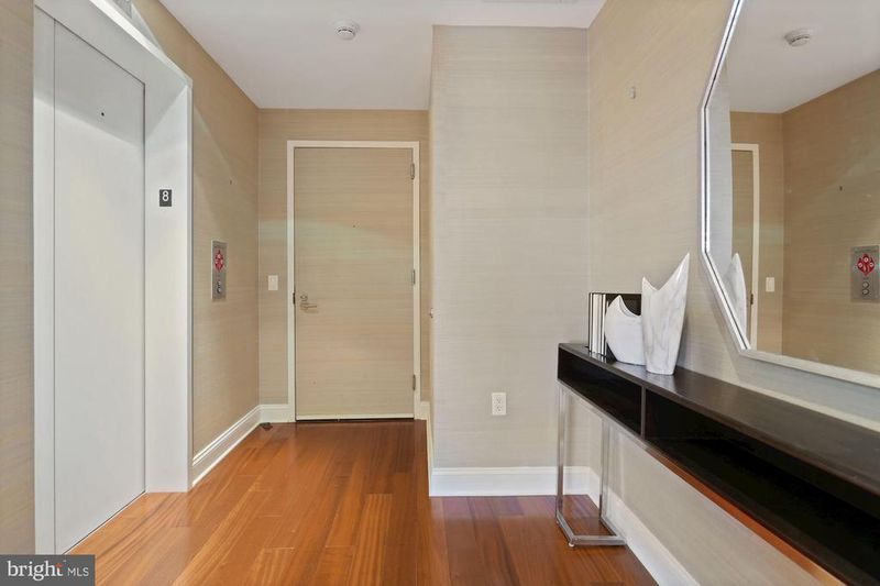 1881 N Nash St #810, Arlington, VA 22209