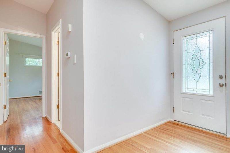 6525 Byrnes Dr, Mclean, VA 22101