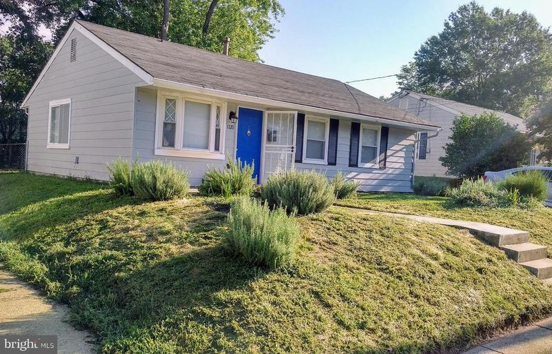 1120 Wentworth Dr, Oxon Hill, MD 20745