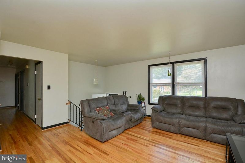 5010 Roblee Dr, Upper Marlboro, MD 20772