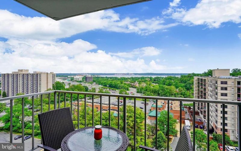 2059 Huntington Ave #1103, Alexandria, VA 22303