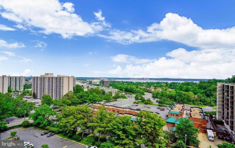 2059 Huntington Ave #1103, Alexandria, VA 22303