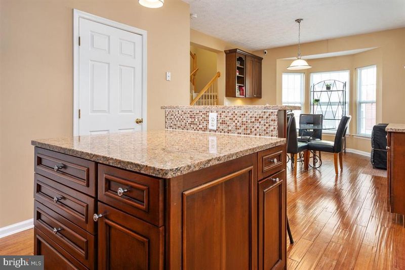 208 E Eisenhower Ct, Odenton, MD 21113