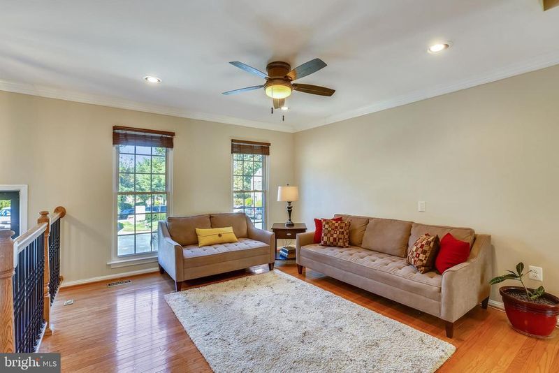 1907 Brightleaf Ct, Silver Spring, MD 20902