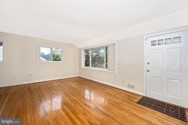 12607 Epping Rd, Silver Spring, MD 20906