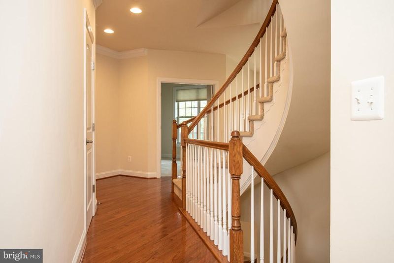 22199 Falling Ter, Ashburn, VA 20148