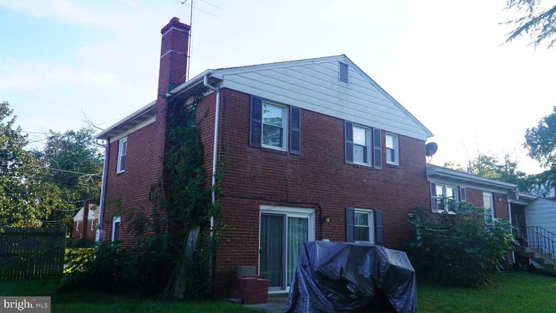 6000 Bedford Ln, Clinton, MD 20735