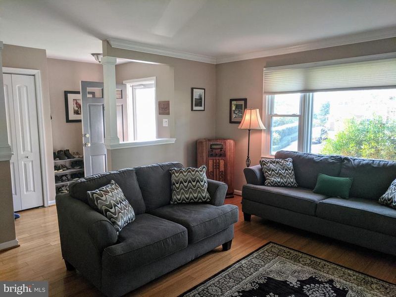 6013 Loretto St, Springfield, VA 22150