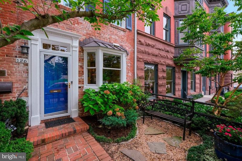 126 3rd St SE, Washington, DC 20003