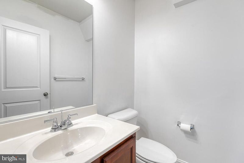 4530 Potomac Highlands Cir, Triangle, VA 22172