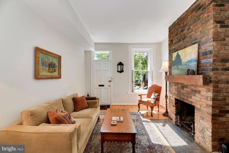 608 E St SE, Washington, DC 20003