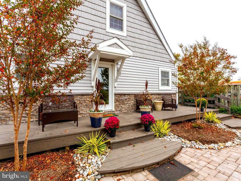 1002 Forest Dr, Arnold, MD 21012