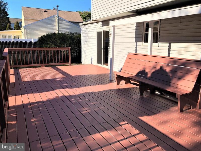 1210 Hunter Rd, Pasadena, MD 21122