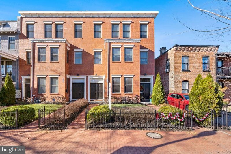 326 12th St NE #2, Washington, DC 20002