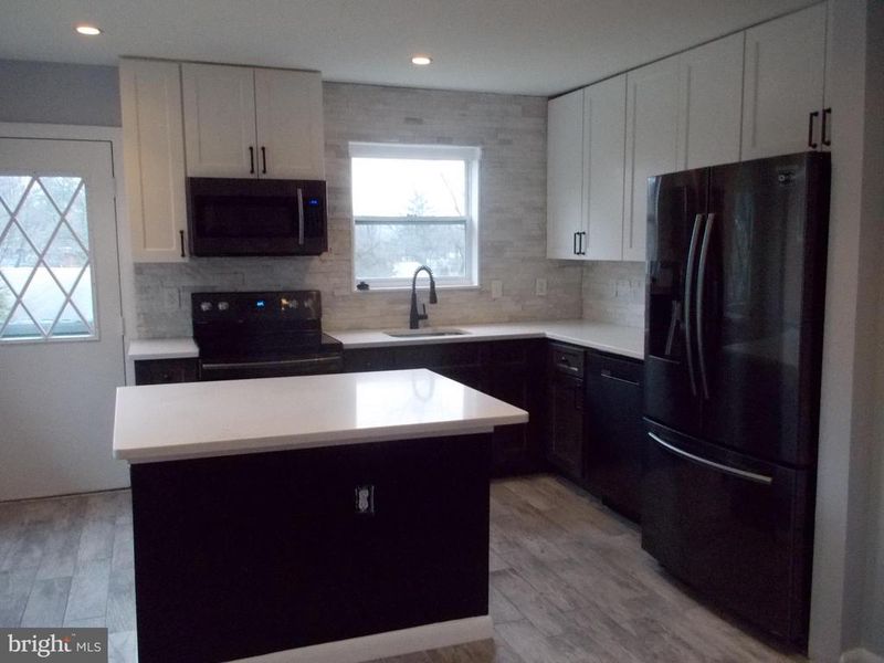 2401 Esther Ct, Silver Spring, MD 20910