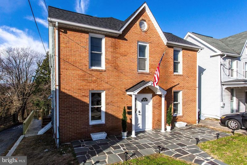 411 N Maple Ave #B, Brunswick, MD 21716