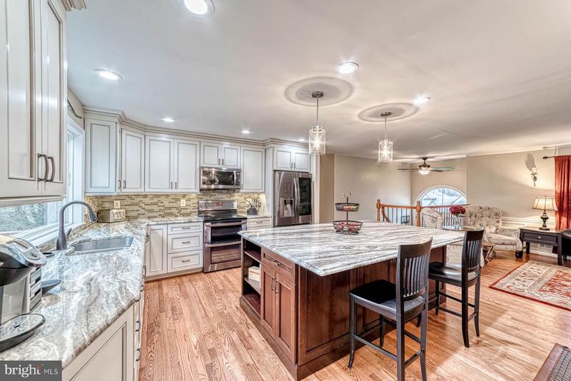7774 Turlock Rd, Springfield, VA 22153
