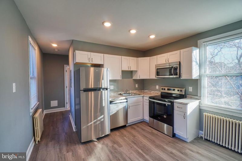 400 Douglas St NE #102, Washington, DC 20017