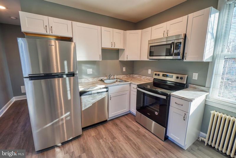 400 Douglas St NE #102, Washington, DC 20017