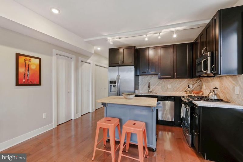 222 20th St NE #2, Washington, DC 20002
