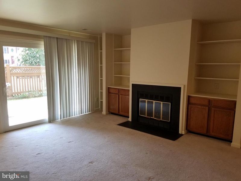 6913 Sandra Marie Cir, Alexandria, VA 22310