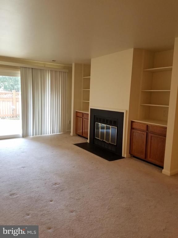 6913 Sandra Marie Cir, Alexandria, VA 22310