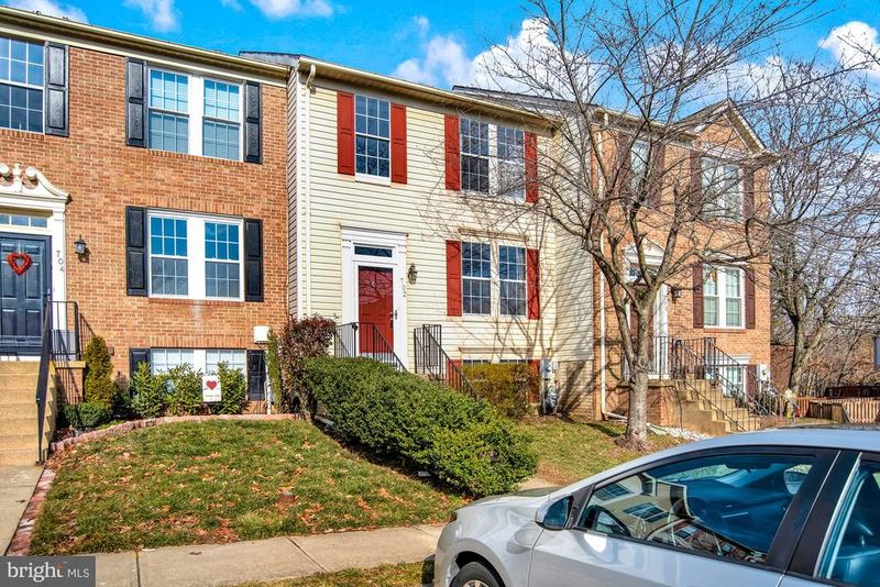 702 Pine Drift Dr, Odenton, MD 21113