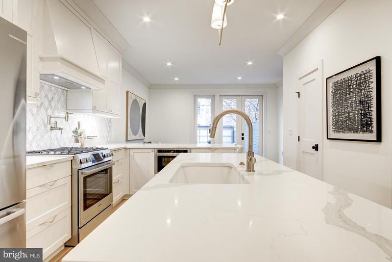532 4th St NE, Washington, DC 20002